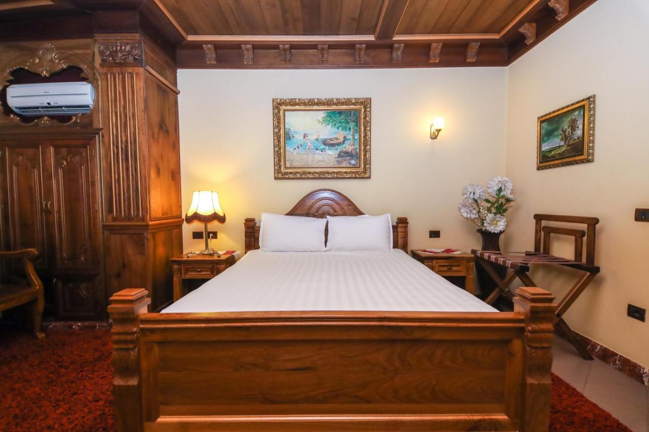 טיראנה Brilant Antik Center Hotel מראה חיצוני תמונה