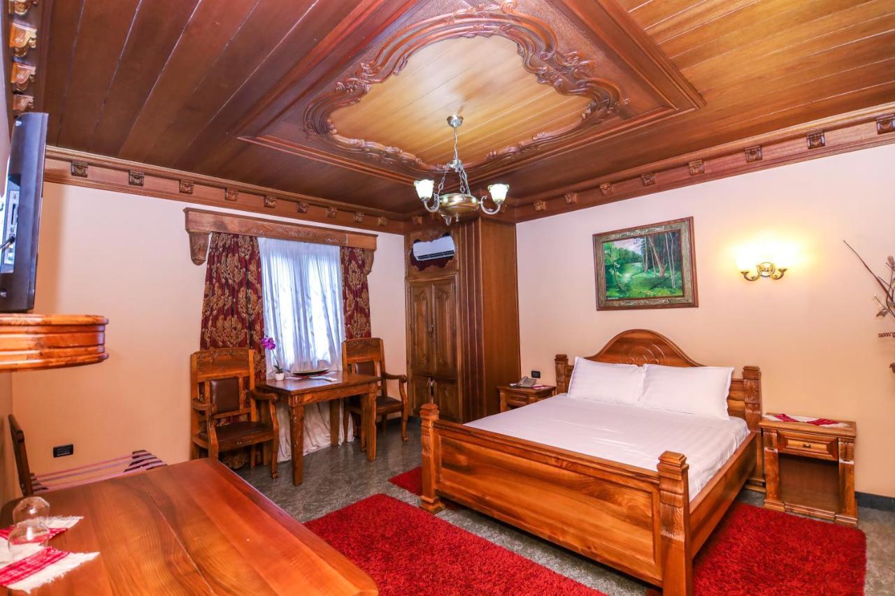 טיראנה Brilant Antik Center Hotel מראה חיצוני תמונה