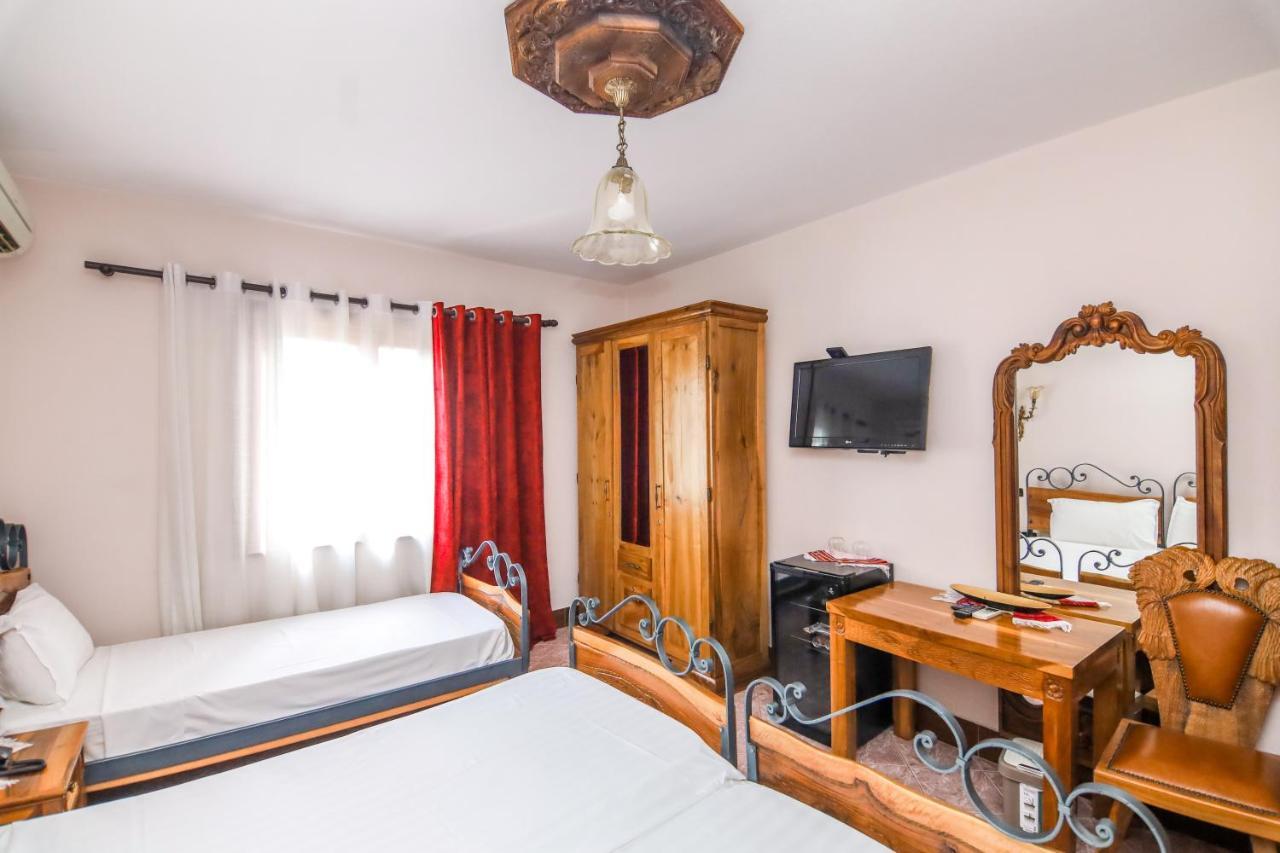 טיראנה Brilant Antik Center Hotel מראה חיצוני תמונה