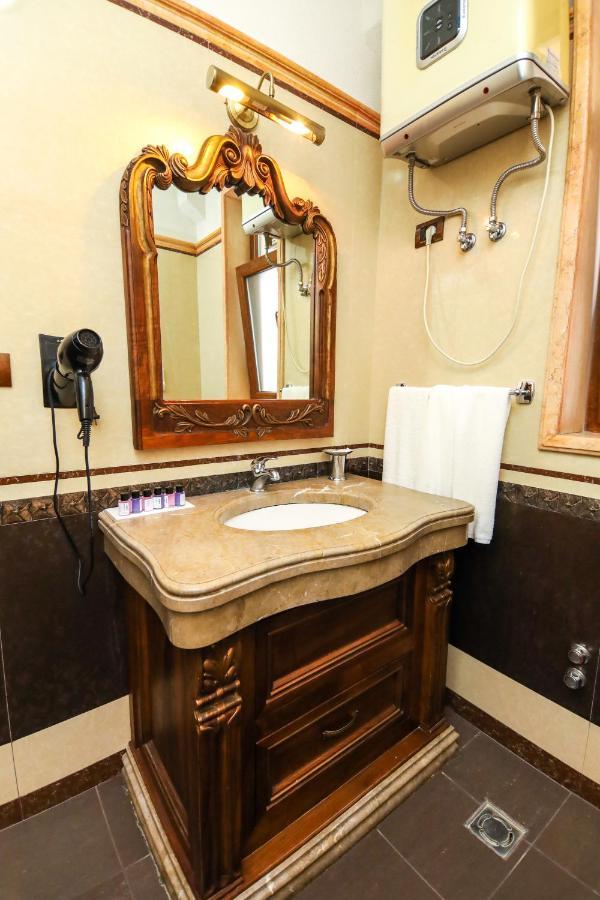 טיראנה Brilant Antik Center Hotel מראה חיצוני תמונה