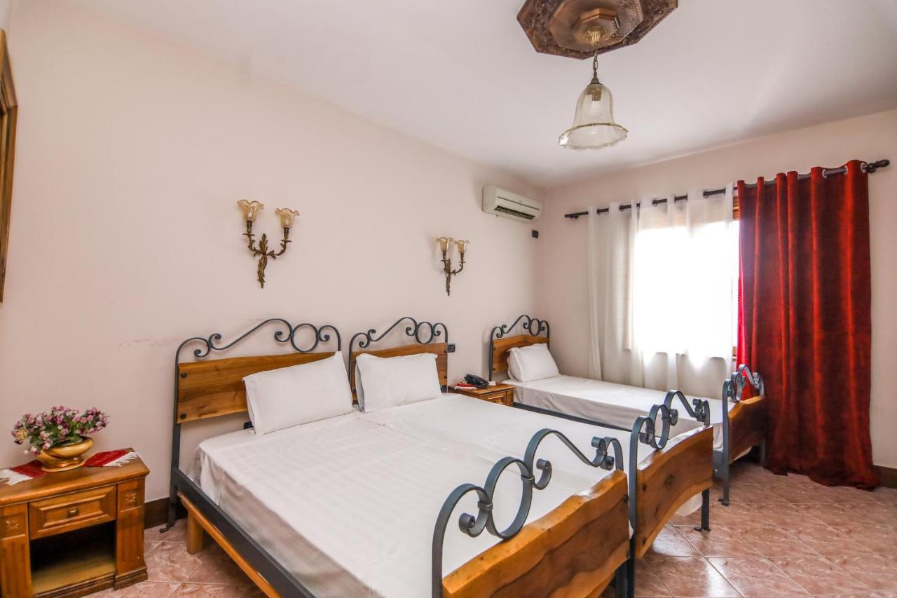 טיראנה Brilant Antik Center Hotel מראה חיצוני תמונה