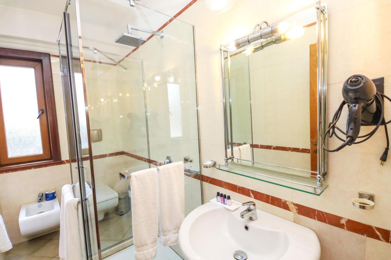 טיראנה Brilant Antik Center Hotel מראה חיצוני תמונה