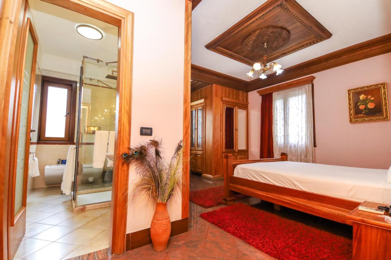 טיראנה Brilant Antik Center Hotel מראה חיצוני תמונה