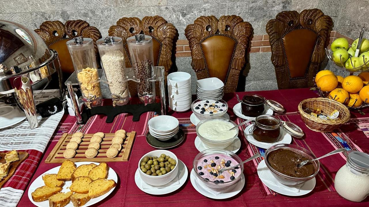 טיראנה Brilant Antik Center Hotel מראה חיצוני תמונה